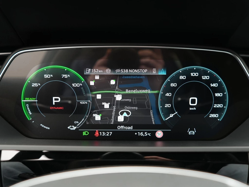 Audi Q8 Sportback e-tron – foto 15
