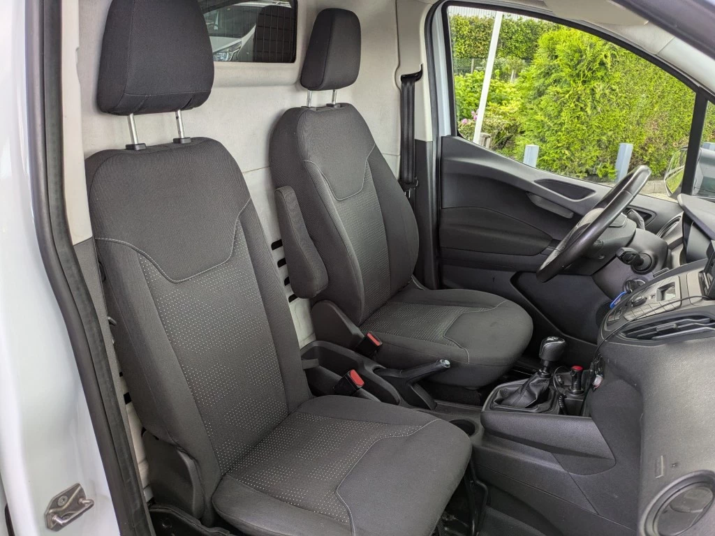 Ford Transit Courier – foto 11