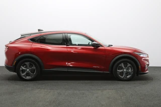 Ford Mustang Mach-E – thumbnail 7