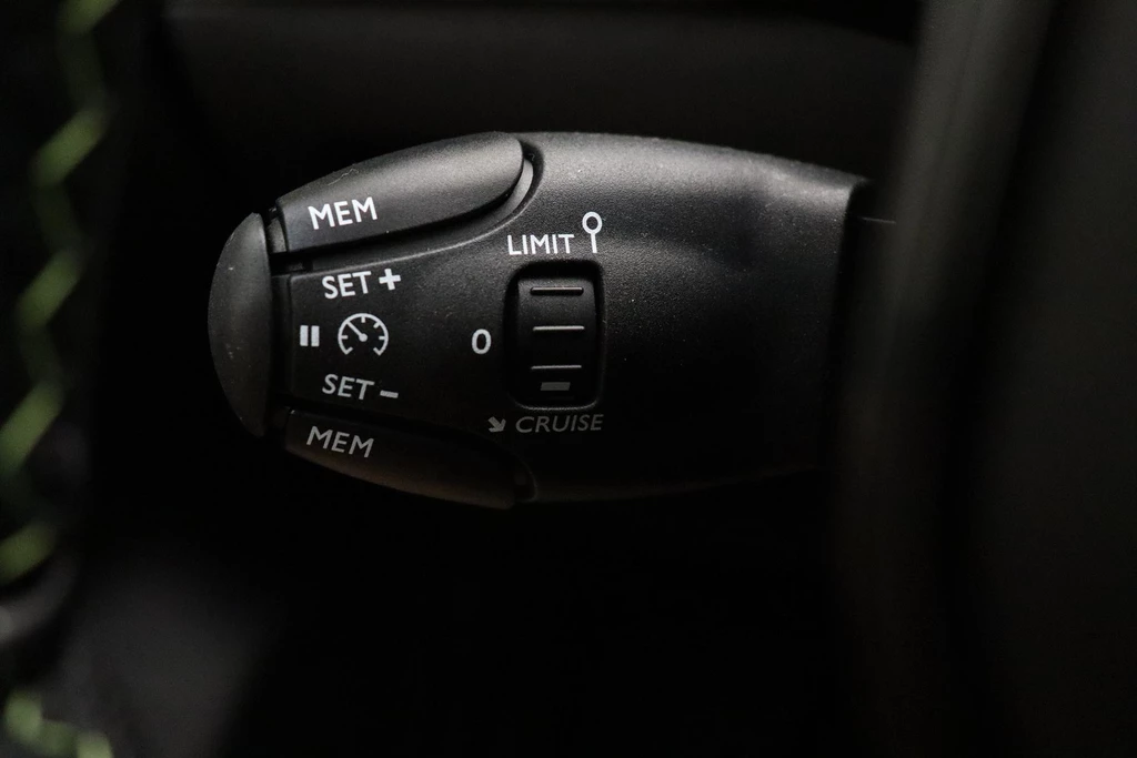 Peugeot e-208 – foto 29
