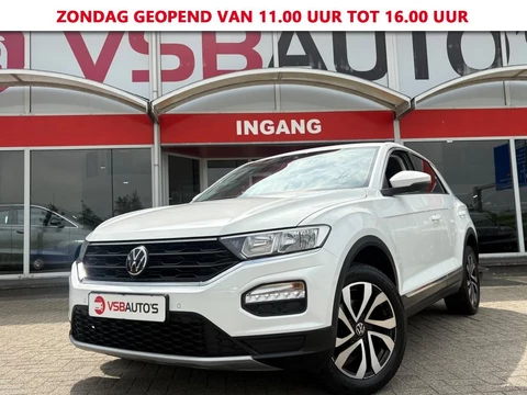 Volkswagen T-Roc TSI ACTIVE. LED NAVI CARPLAY AIRCO STOELVERWARMING LMV PDC
