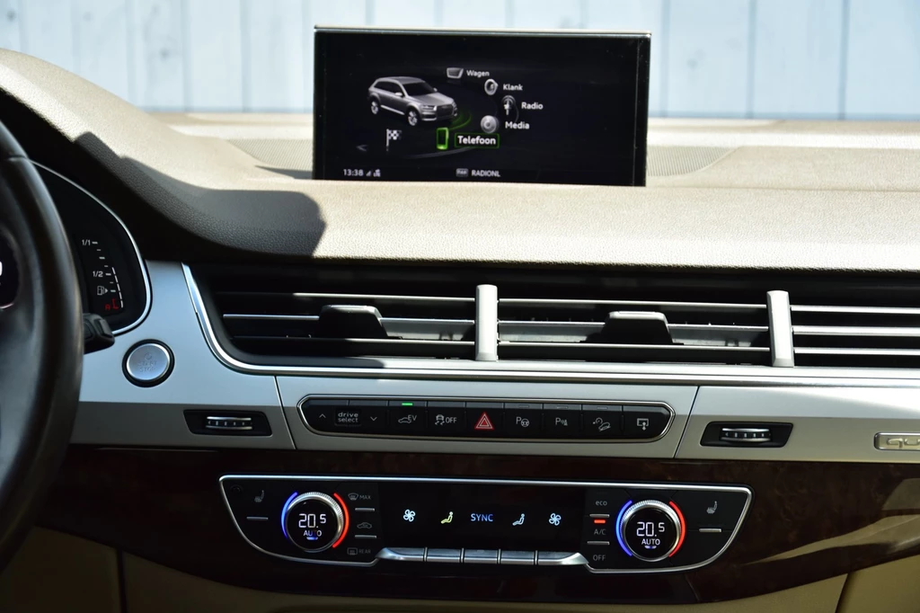 Audi Q7 – foto 18