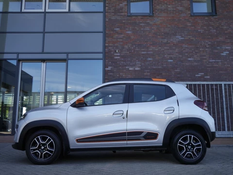 Dacia Spring Expression 27 kWh | Achteruitrijcamera | Parkeersensoren achter | Lichtmetalen velgen | Airco | Navigatiesysteem | Bluethooth | Elektrisch bedienbare ramen