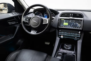Jaguar F-PACE – thumbnail 15