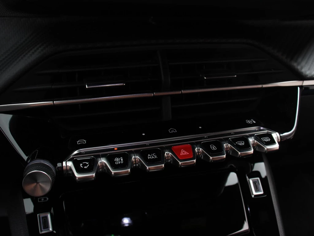 Peugeot e-2008 – foto 27