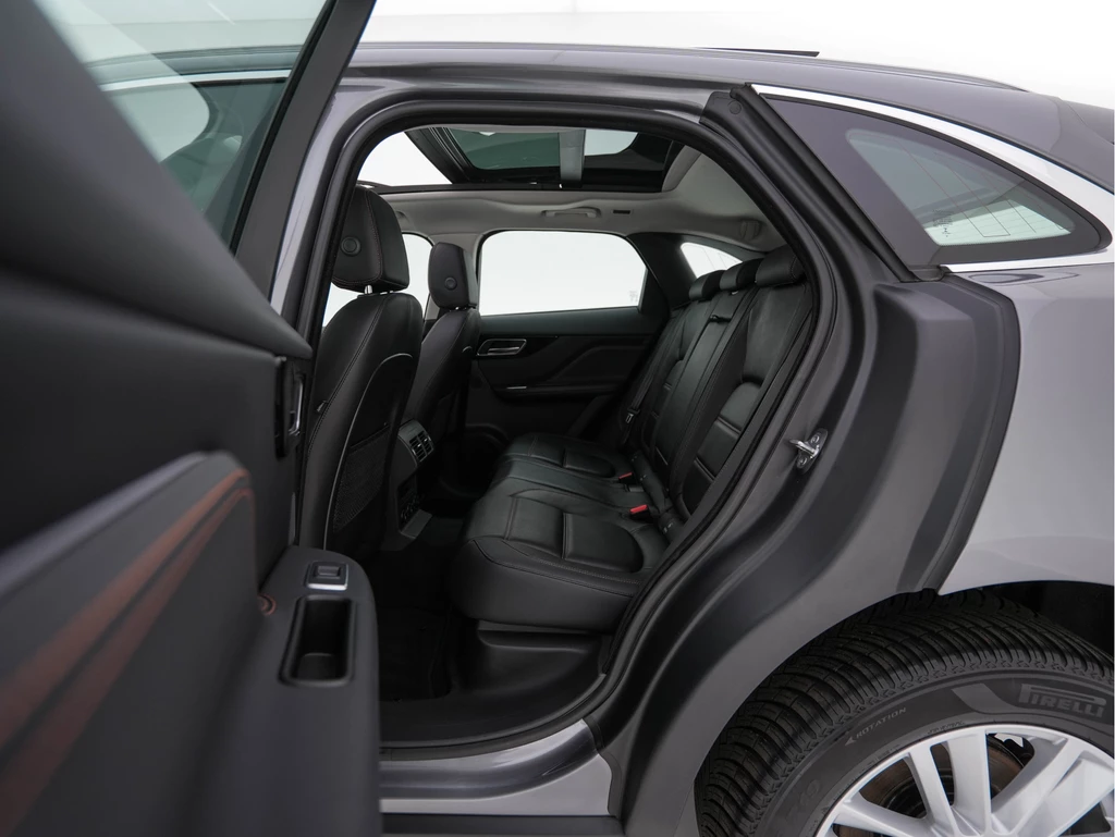 Jaguar F-PACE – foto 11