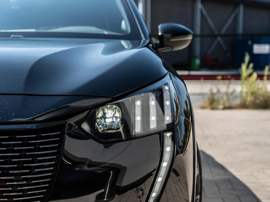 Peugeot 208 – foto 18