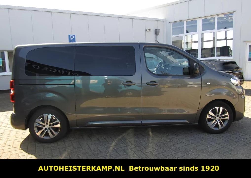 Peugeot e-Traveller – foto 3