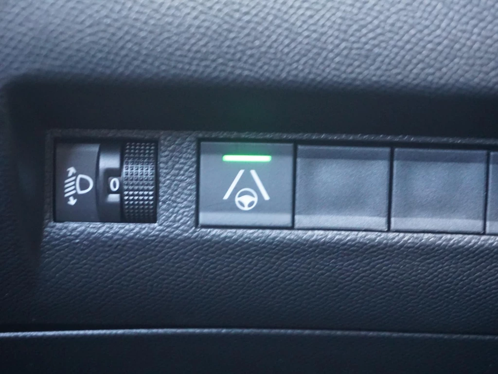 Peugeot 208 – foto 16