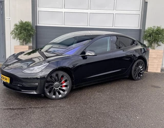 Tesla Model 3 – thumbnail 1