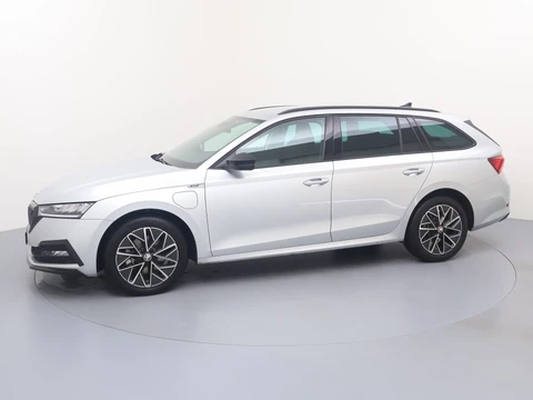 Skoda Octavia 1.4 TSI iV PHEV Sportline I Camera I 1500kg trekgew.