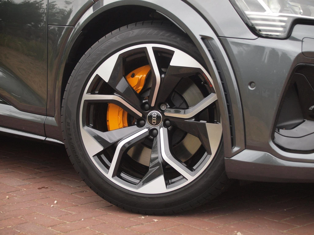 Audi e-tron – foto 12