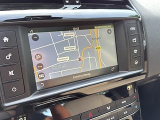 Jaguar XE – thumbnail 24