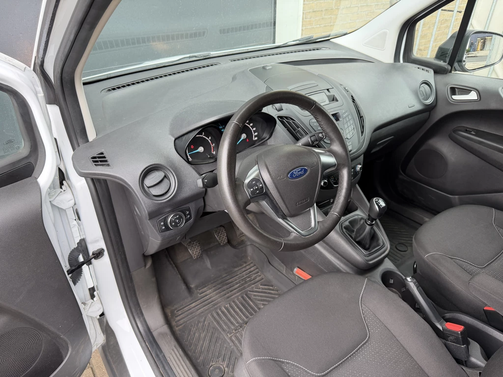 Ford Transit Courier – foto 17