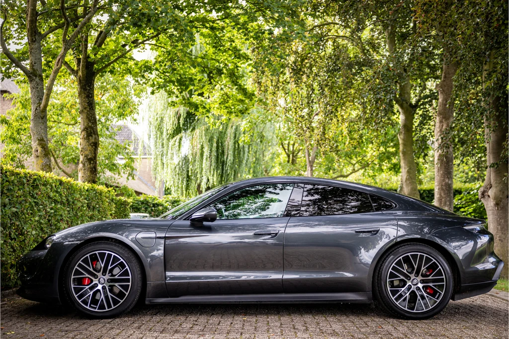 Porsche Taycan – foto 5
