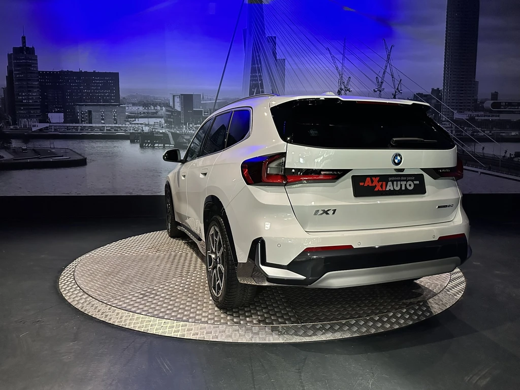 BMW iX1 – foto 6