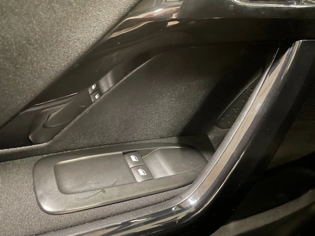 Peugeot 208 – foto 10