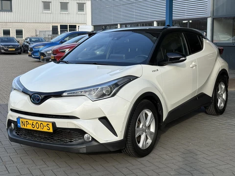 Toyota C-HR 1.8 Hybrid Bi-Tone | Stoelverwarming | Camera | Navi | Zomer & Winter Set | Dealer Onderhouden |