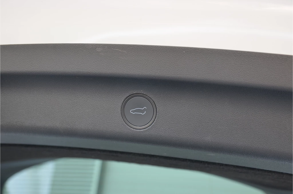 Tesla Model Y – foto 32