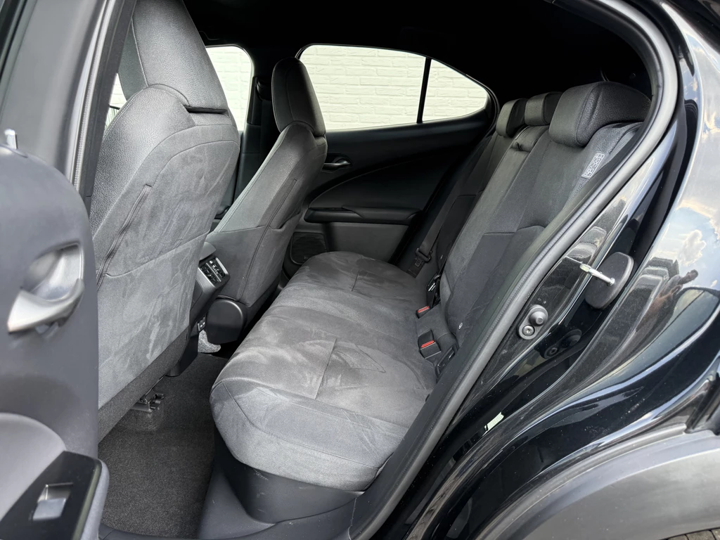 Lexus UX – foto 26