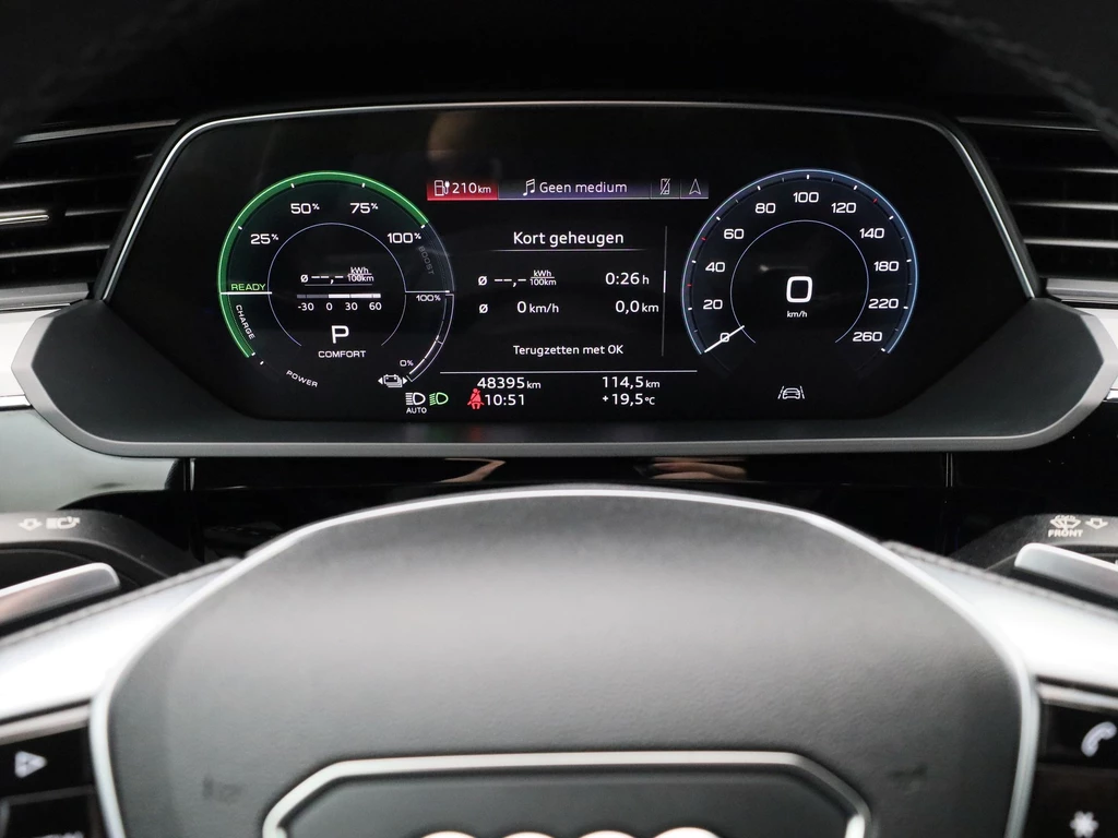 Audi Q8 Sportback e-tron – foto 9