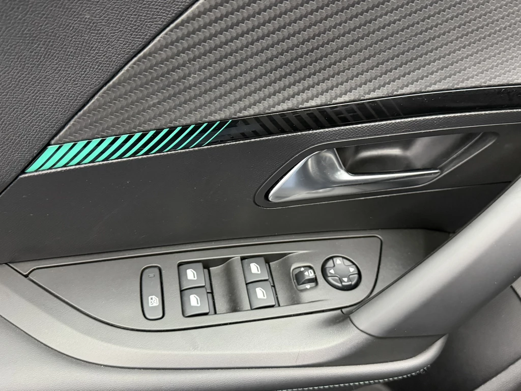 Peugeot e-2008 – foto 27
