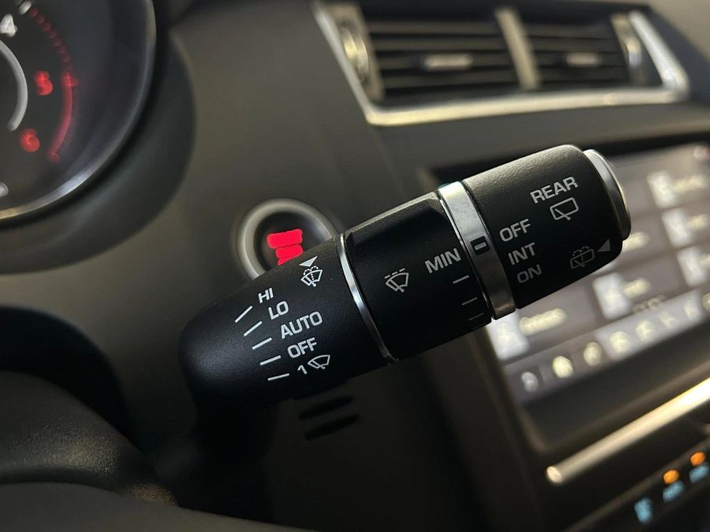 Jaguar E-PACE – foto 17