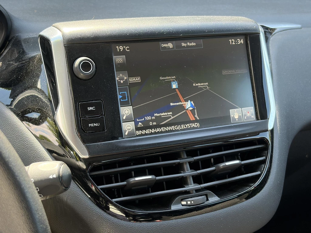 Peugeot 208 – foto 12