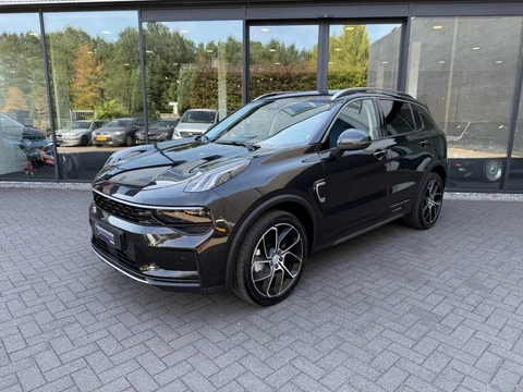 Lynk & Co 01 1.5 261pk PHEV Executive,Pano,Carplay,Cam360,BLIS,Memory,Lane Ass.,Stoelverw,LED,Infinity HiFi
