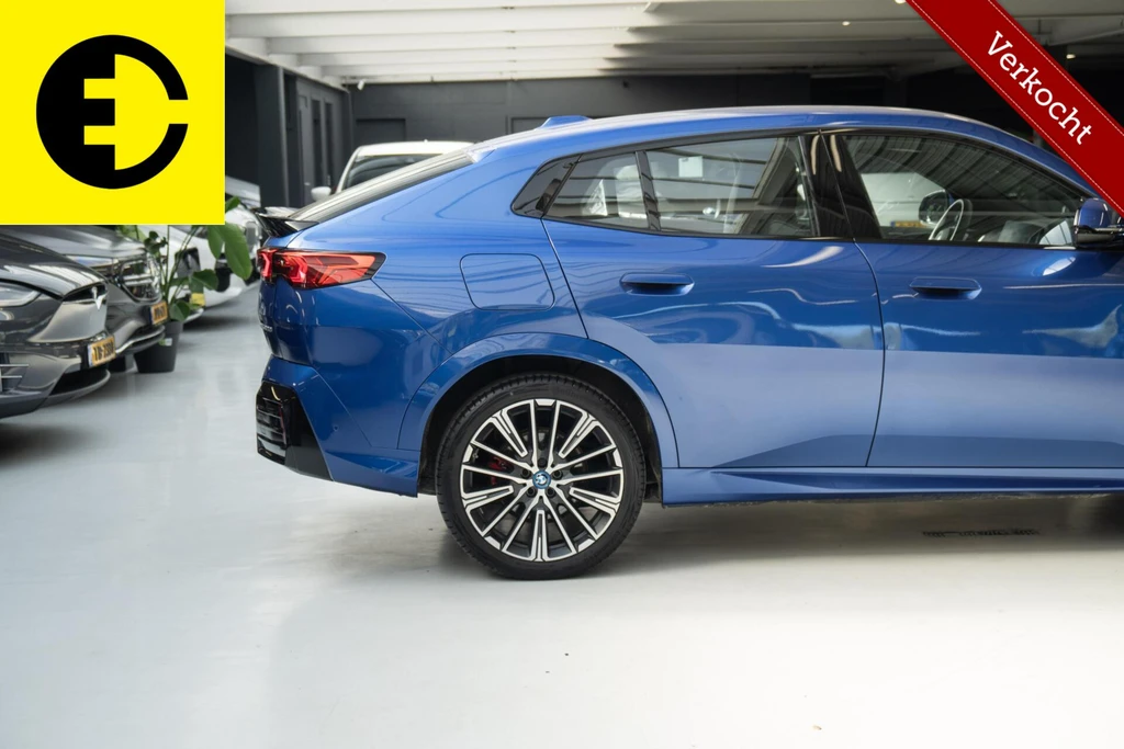 BMW iX2 – foto 12