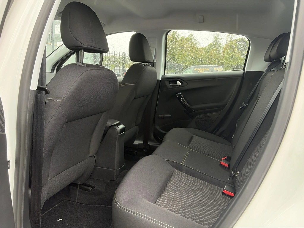 Peugeot 208 – foto 11