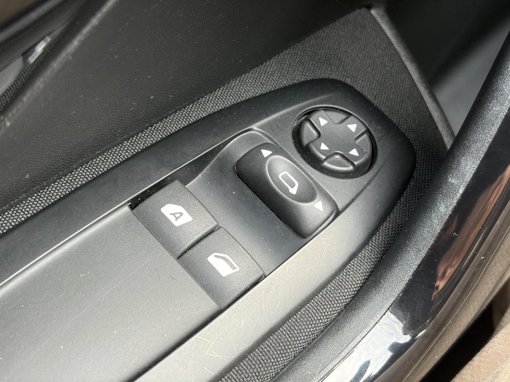 Peugeot 208 – foto 25