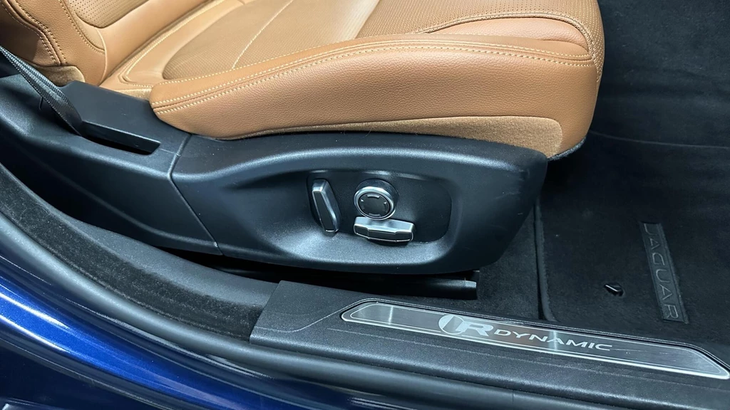 Jaguar XE – foto 20