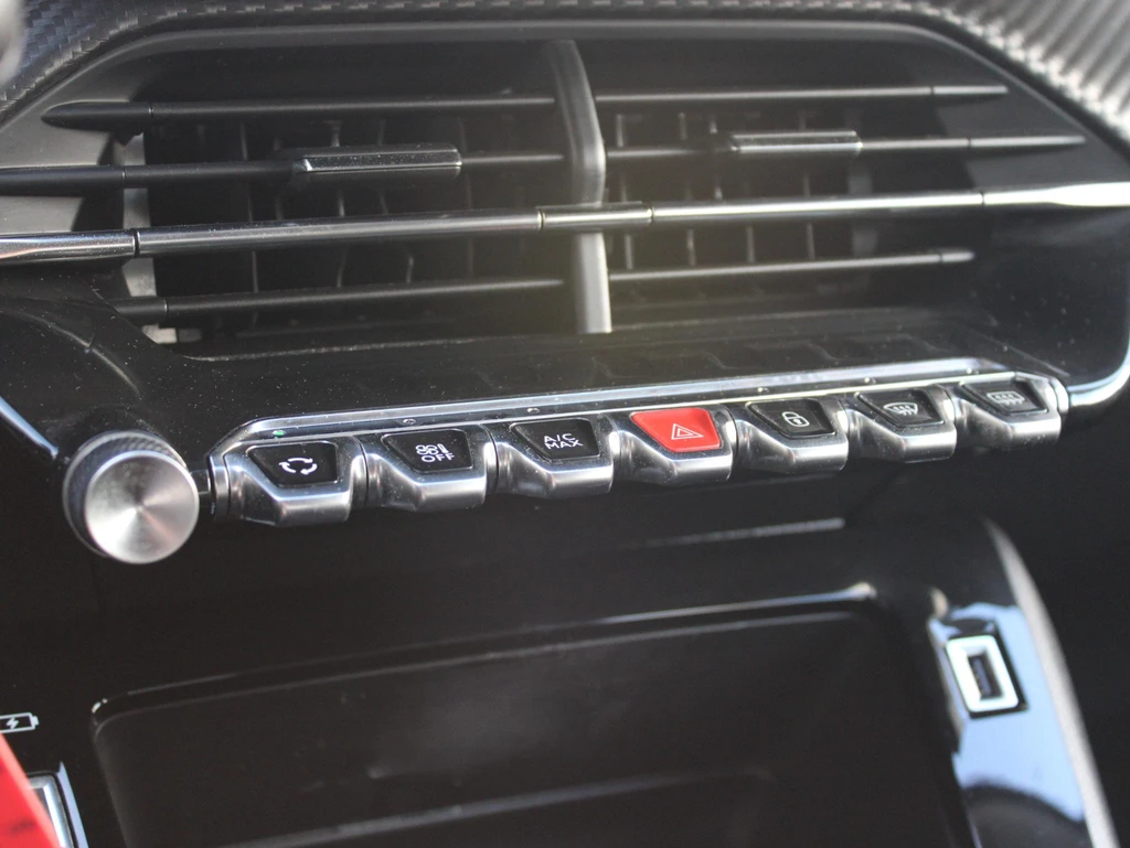 Peugeot 208 – foto 25
