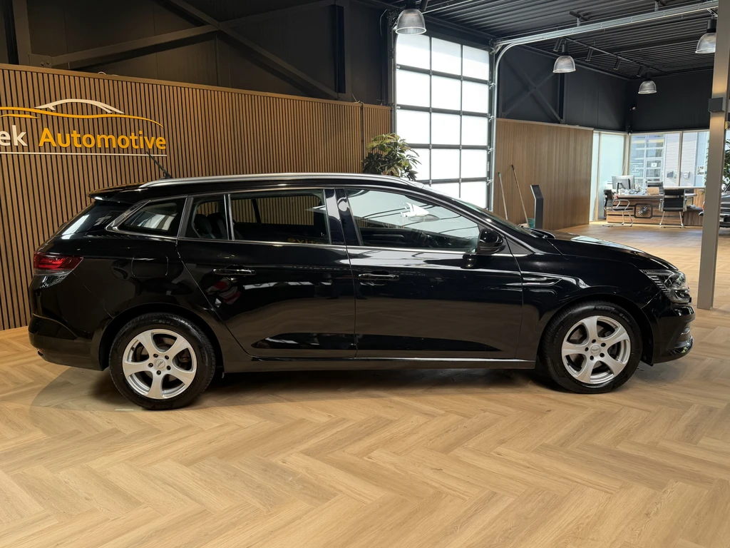 Renault Megane E-Tech – foto 6