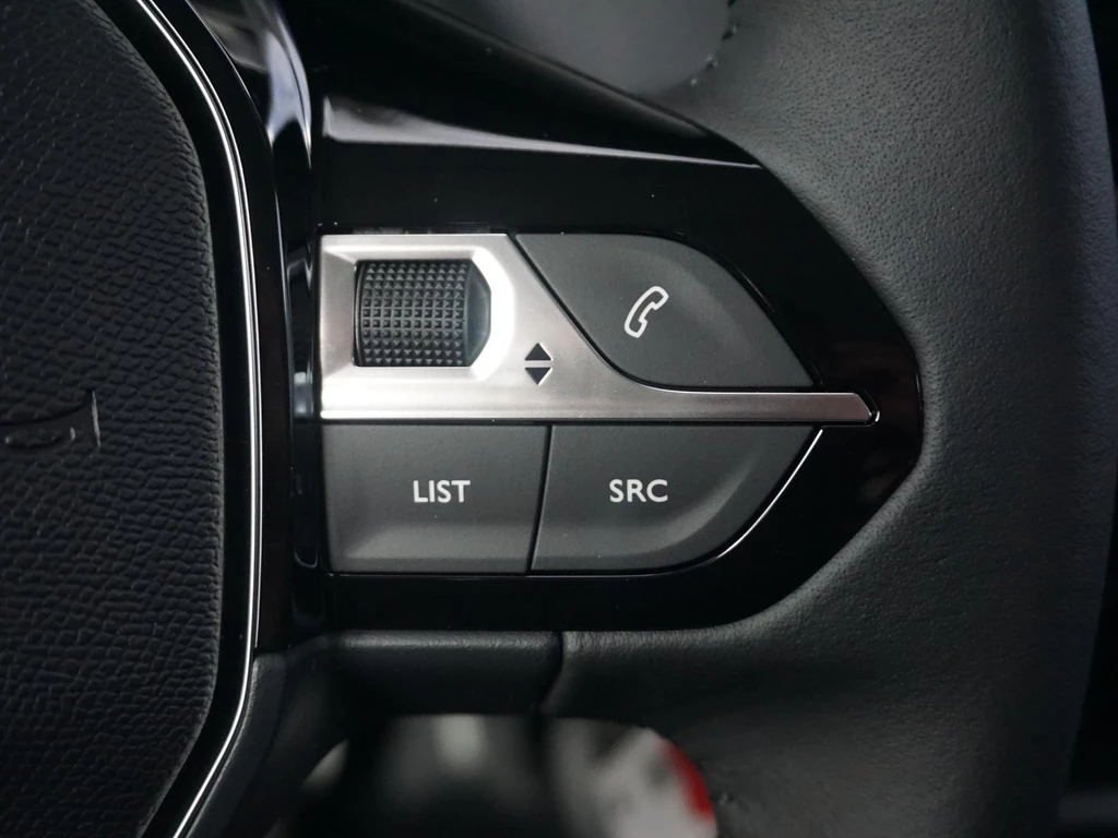Peugeot 208 – foto 18