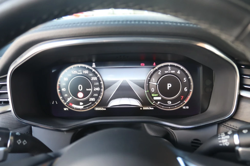 Jaguar F-PACE – foto 35
