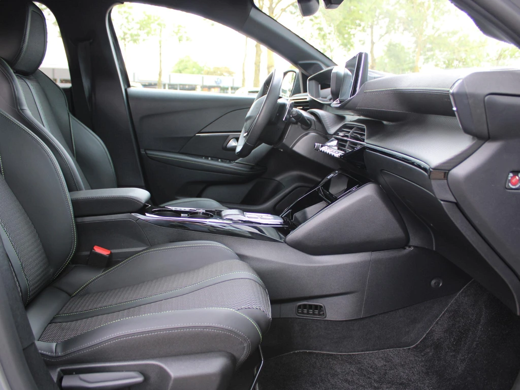 Peugeot 208 – foto 9