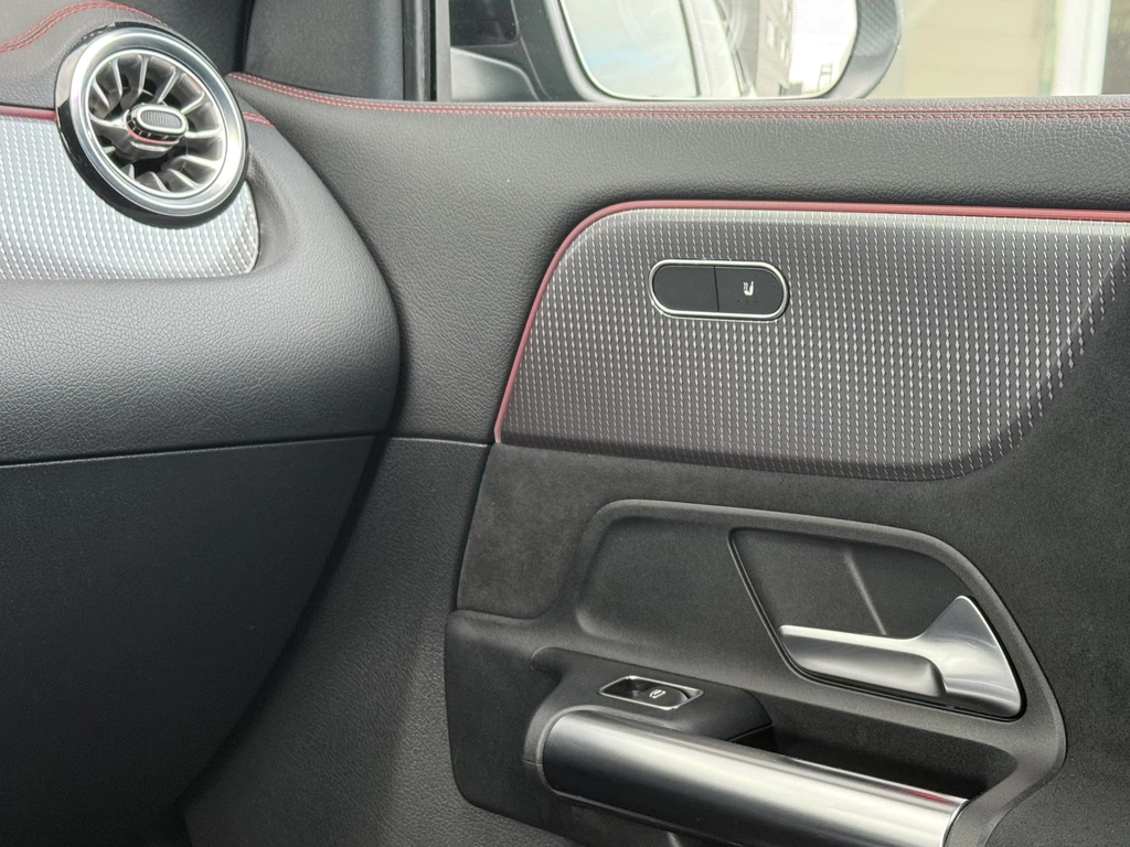 Mercedes-Benz EQA – foto 19