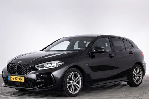 BMW 1 Serie 120 i M-Sport | Half LEDER | Full LED | CAMERA | CARPLAY .