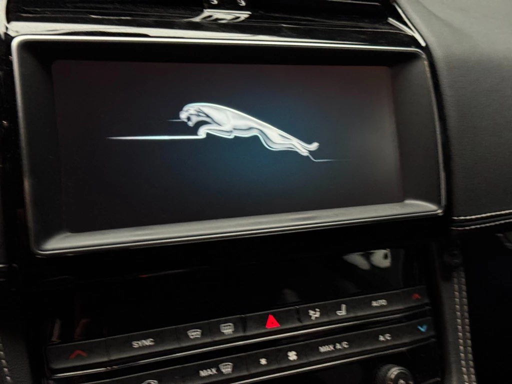 Jaguar F-PACE – foto 32