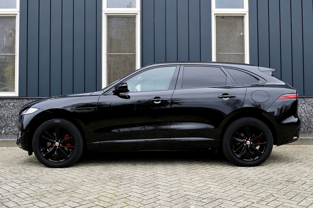 Jaguar F-PACE – foto 2