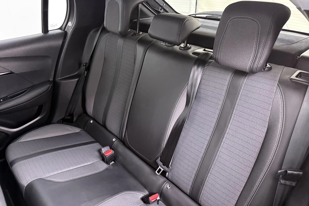 Peugeot 208 – foto 11