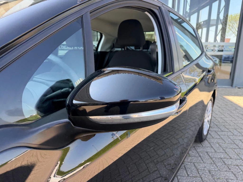 Peugeot 208 – foto 2