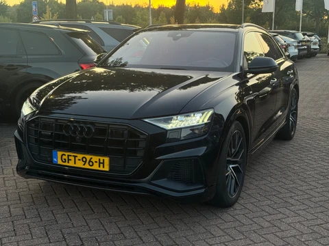 Audi Q8 55 TFSI e quattro Pro Line Plus / Trekhaak / 360Camera / Head-up / Softclose / Matrix LED / 22'' / RS Seats / B&O / Sfeerverlichting / Stoelmassage+Ventilatie / Stuurverwarming / Dodehoek / DAB / ACC