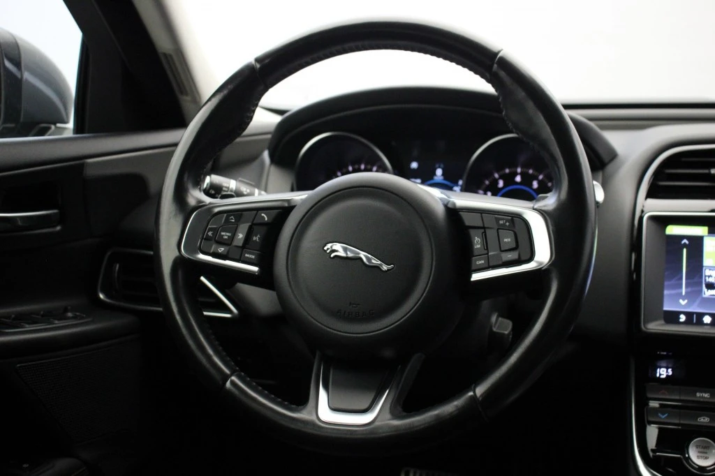Jaguar XE – foto 20