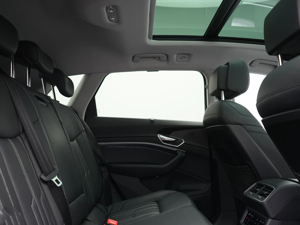 Audi Q8 e-tron – foto 16