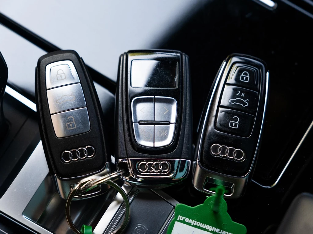 Audi A8 – foto 27