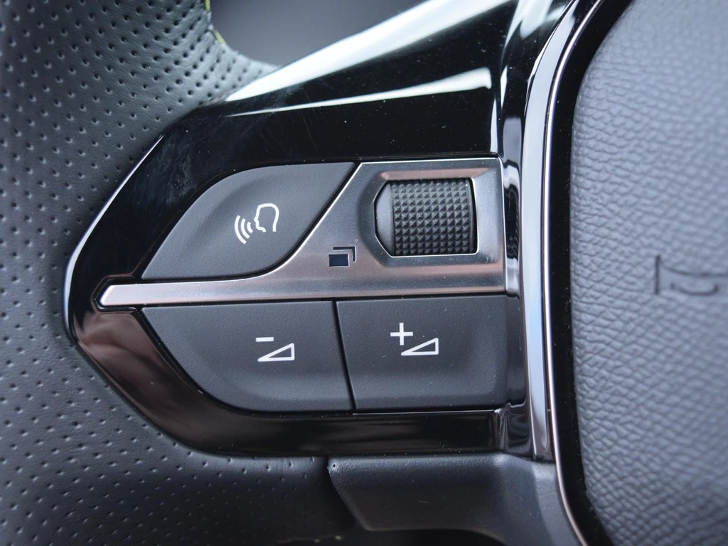 Peugeot e-2008 – foto 24