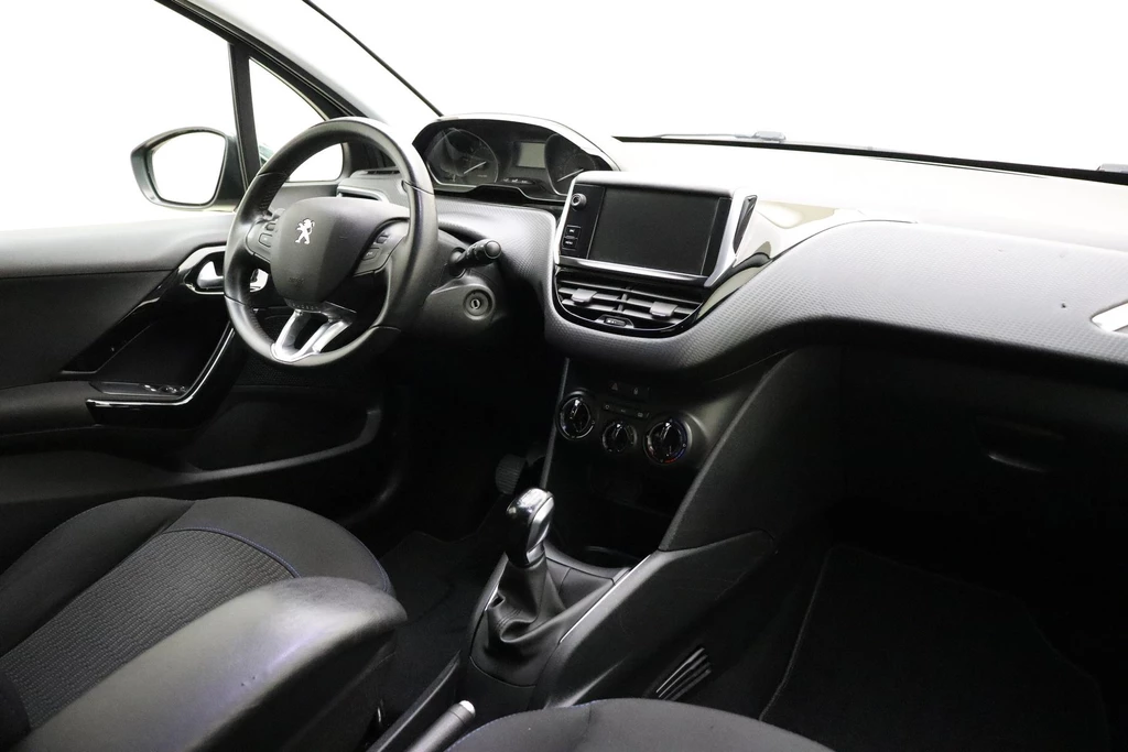 Peugeot 208 – foto 11